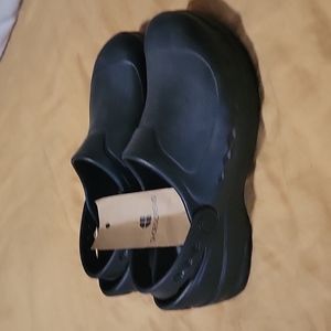 Shoes for crews , croc style safety shoes